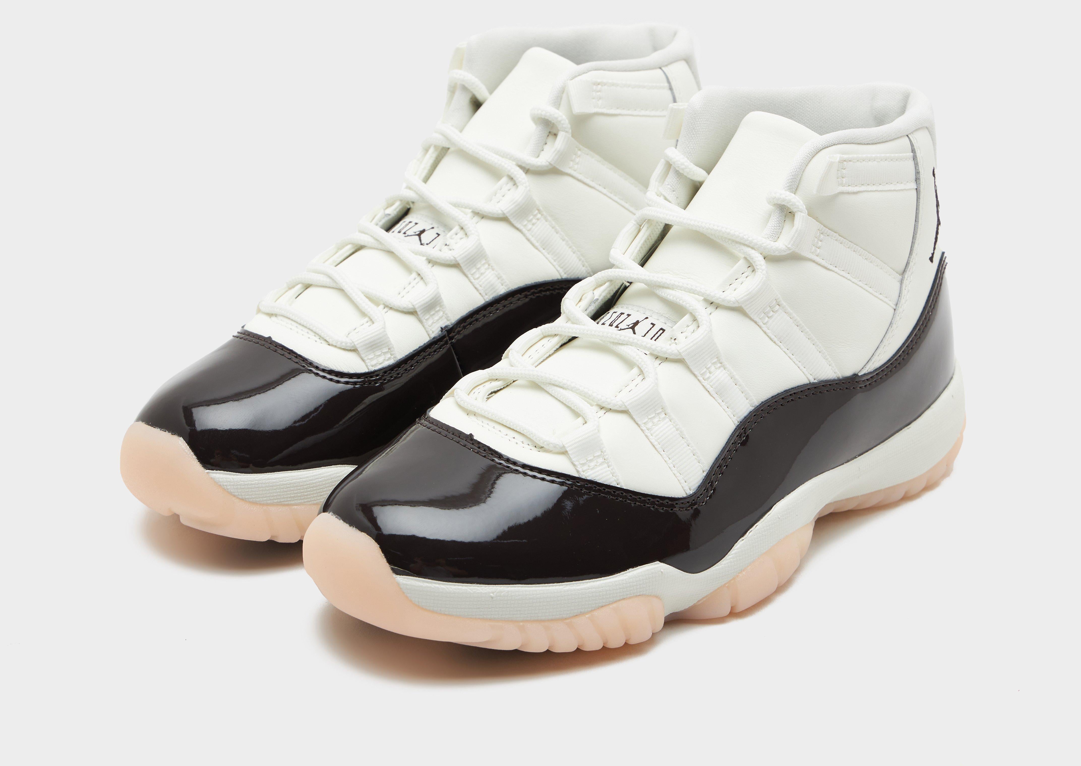 รองเท้าผู้หญิง Air 11 Retro