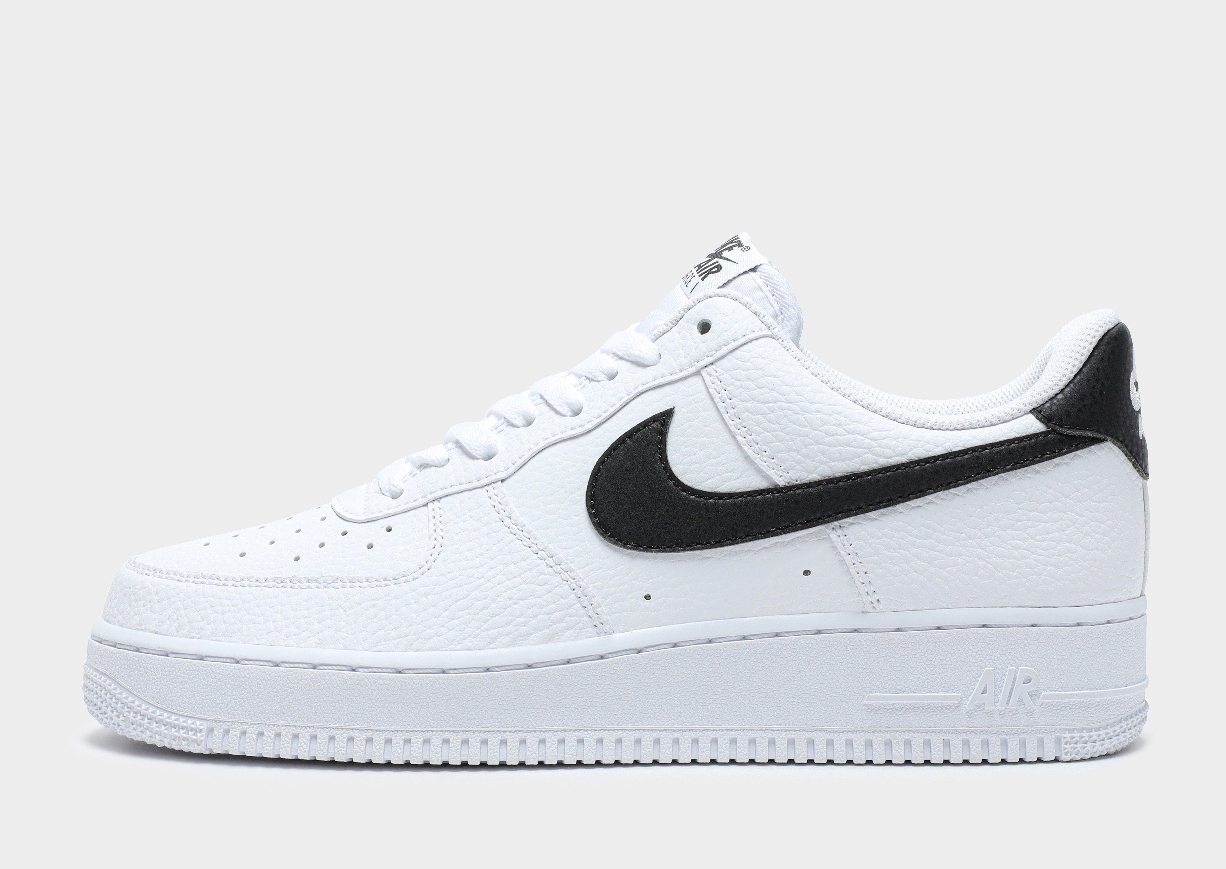 รองเท้าผู้ชาย Air Force 1 '07