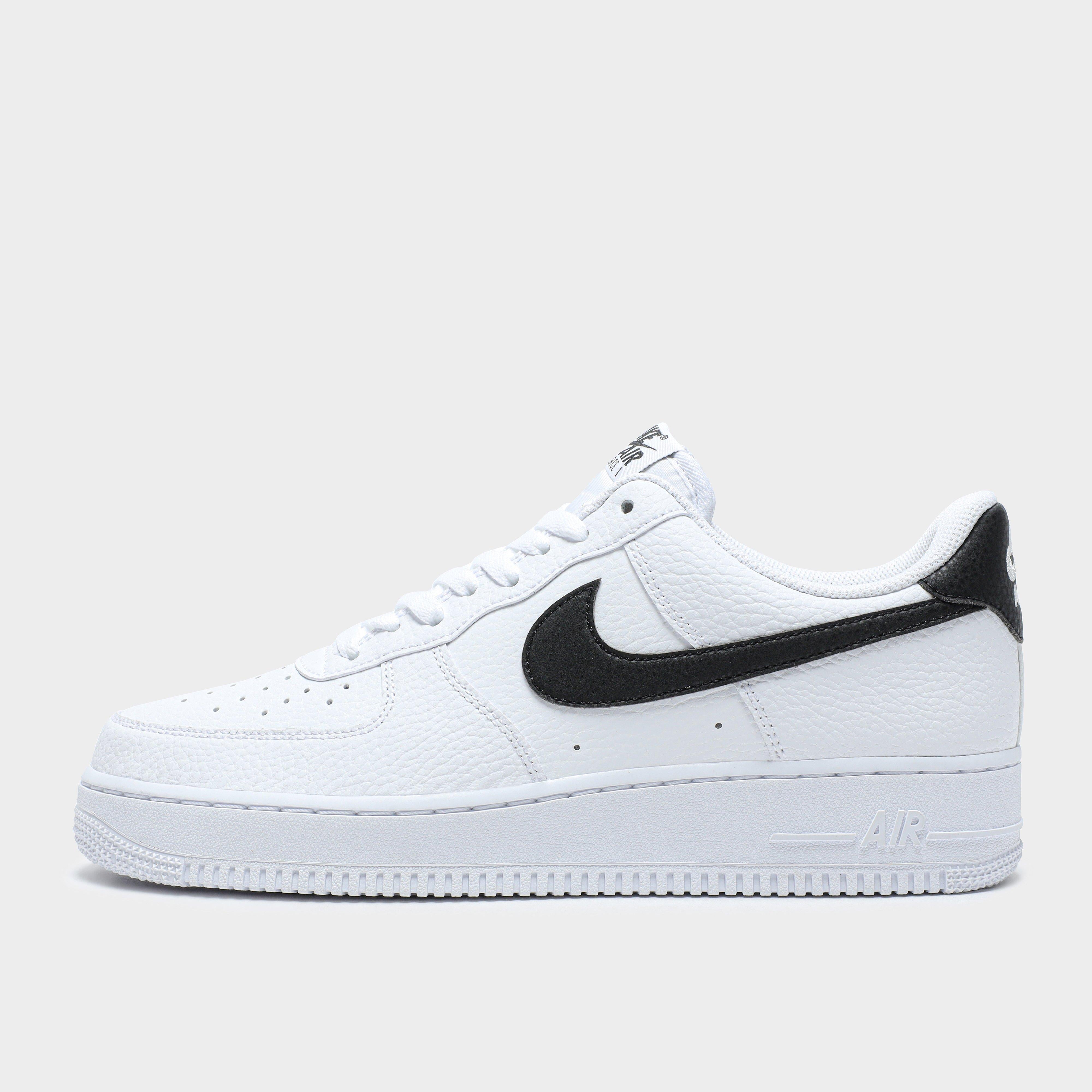 รองเท้าผู้ชาย Air Force 1 '07