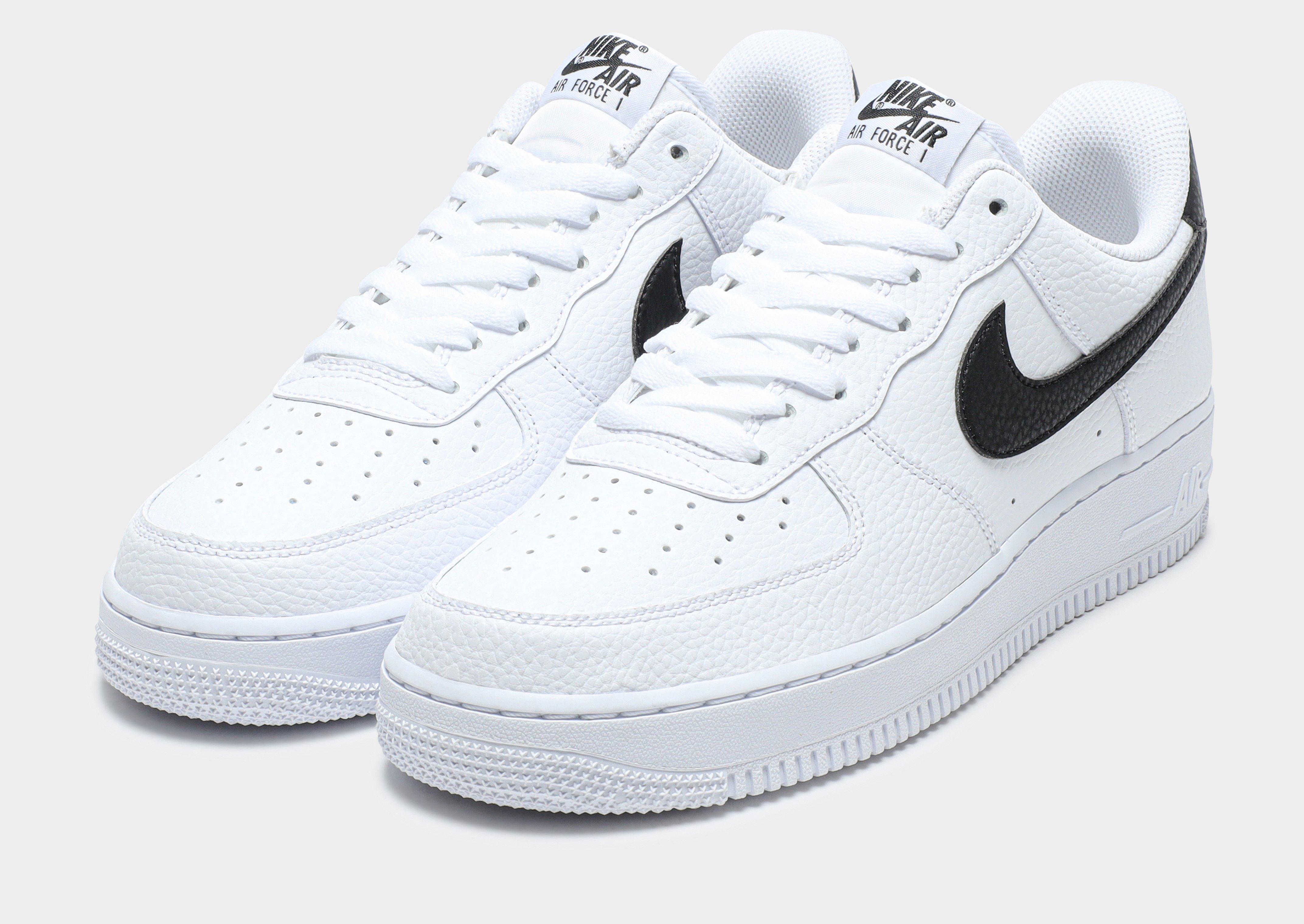 รองเท้าผู้ชาย Air Force 1 '07