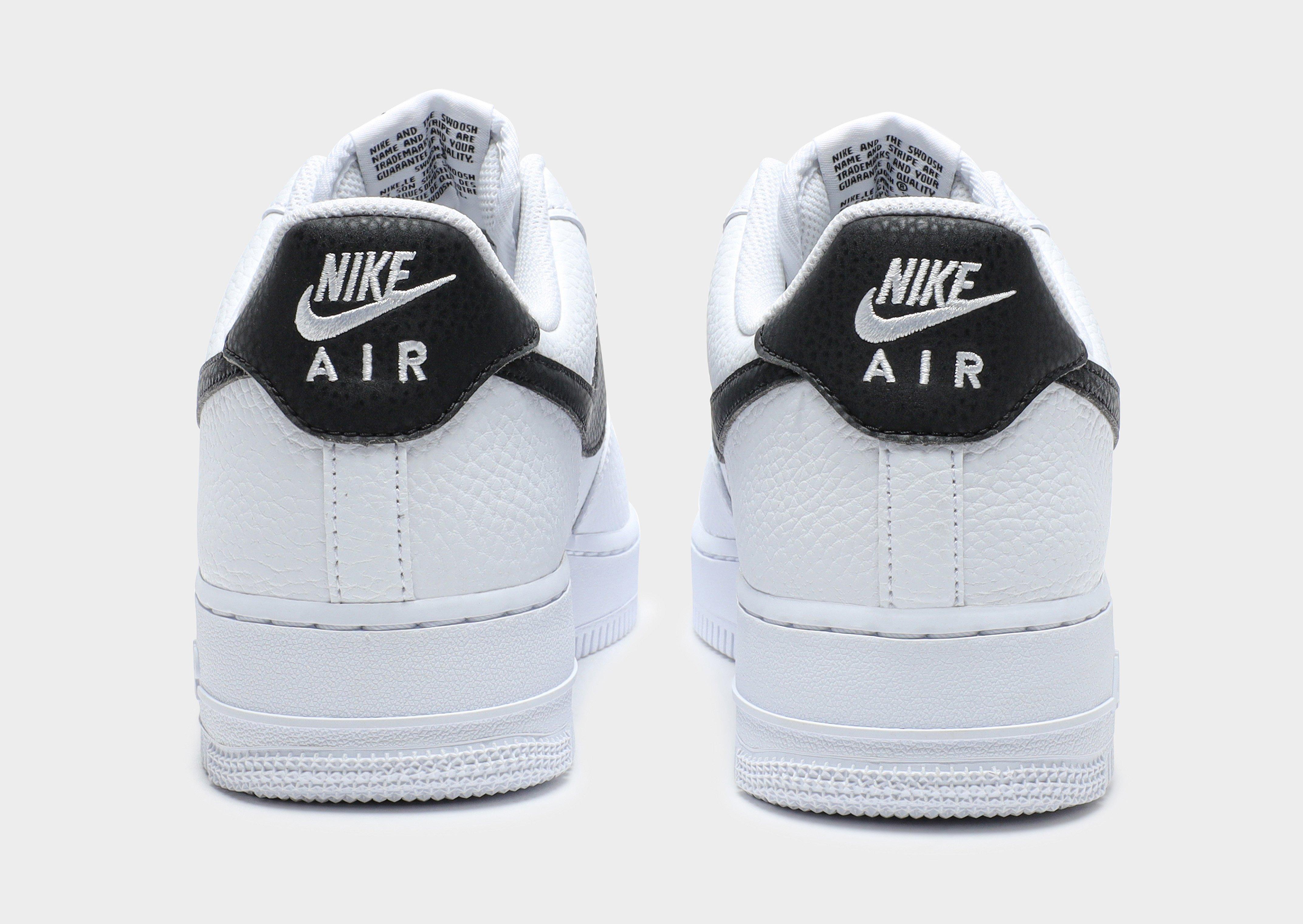 รองเท้าผู้ชาย Air Force 1 '07