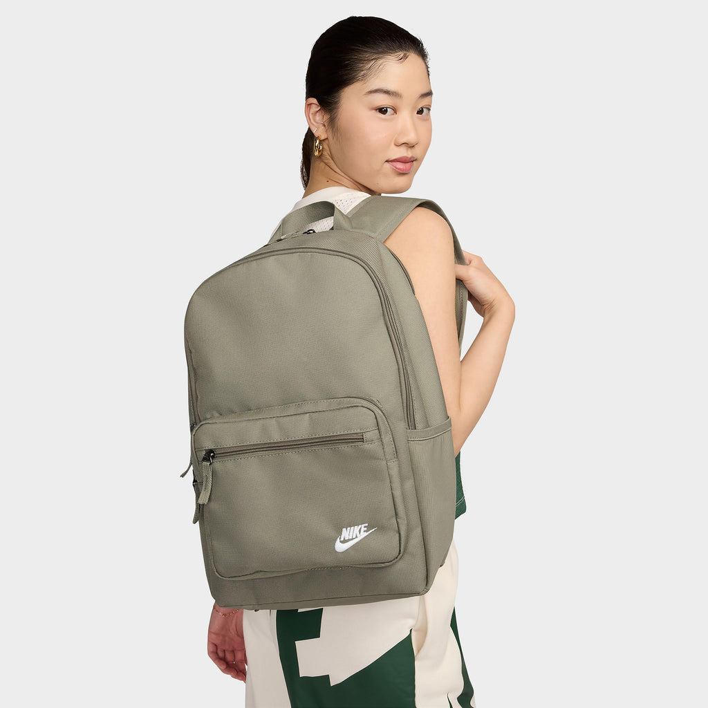 กระเป๋าสะพายหลัง Heritage Eugene (23L)