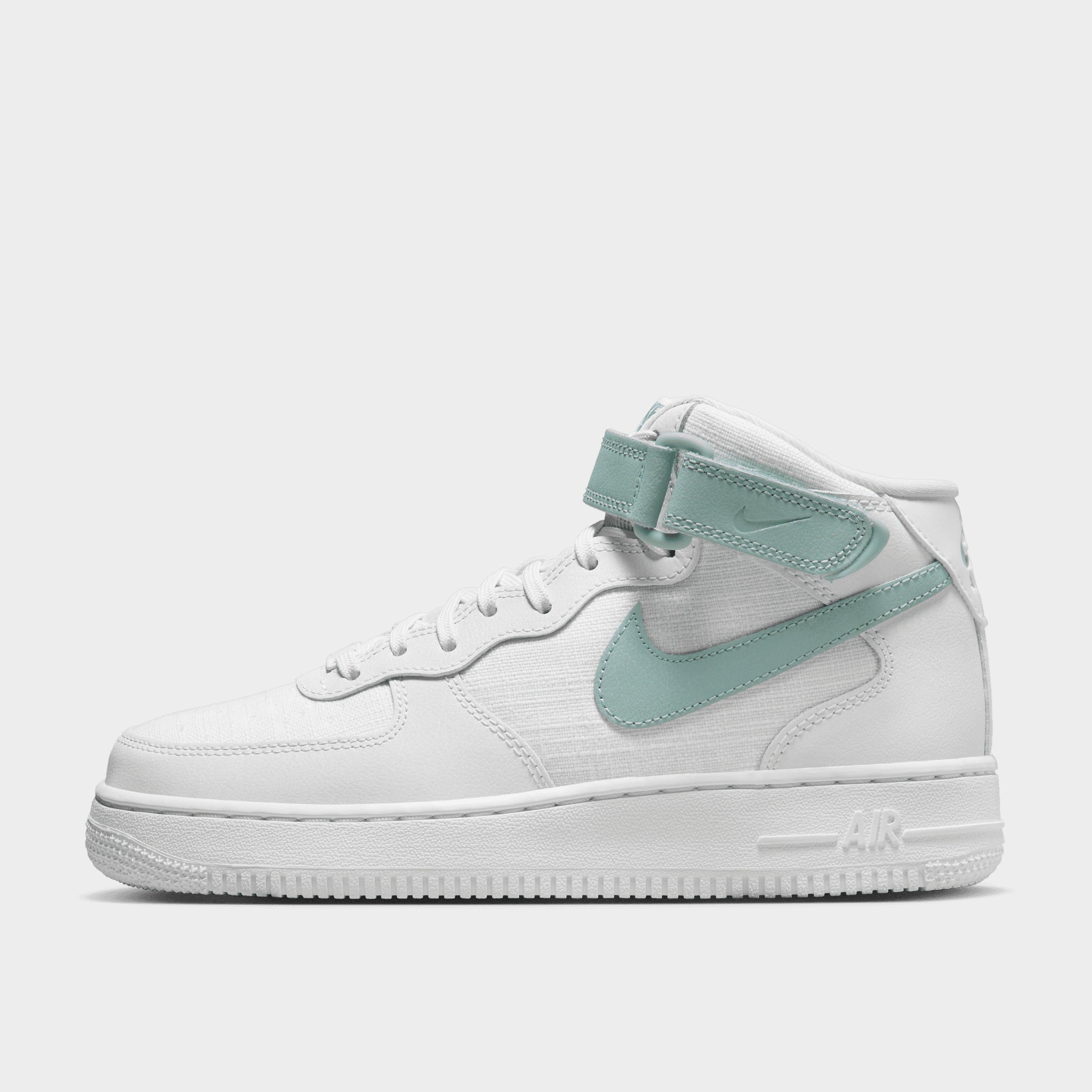 รองเท้าผู้หญิง Air Force 1 '07 Mid