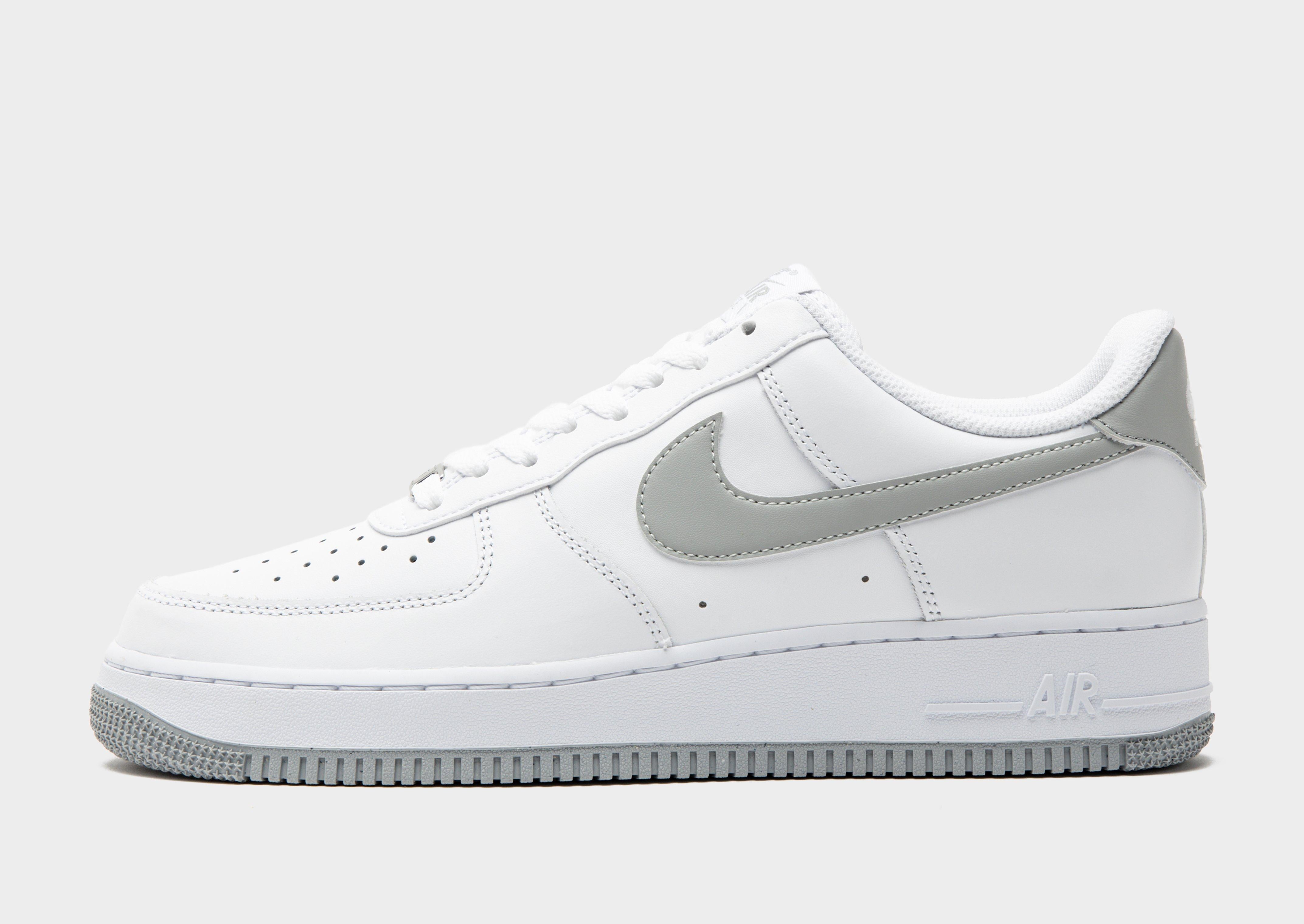 รองเท้าผู้ชาย Air Force 1 '07