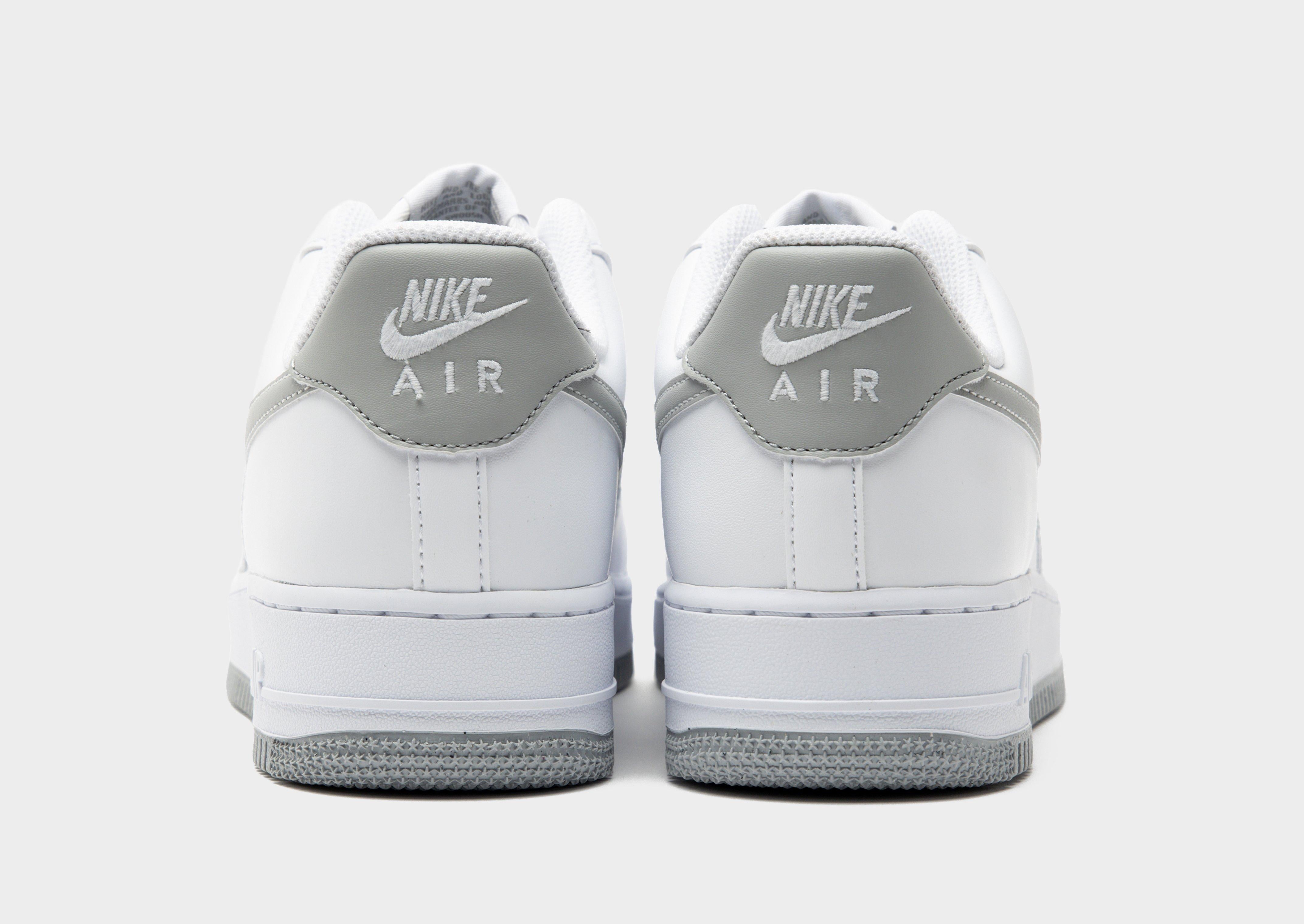 รองเท้าผู้ชาย Air Force 1 '07