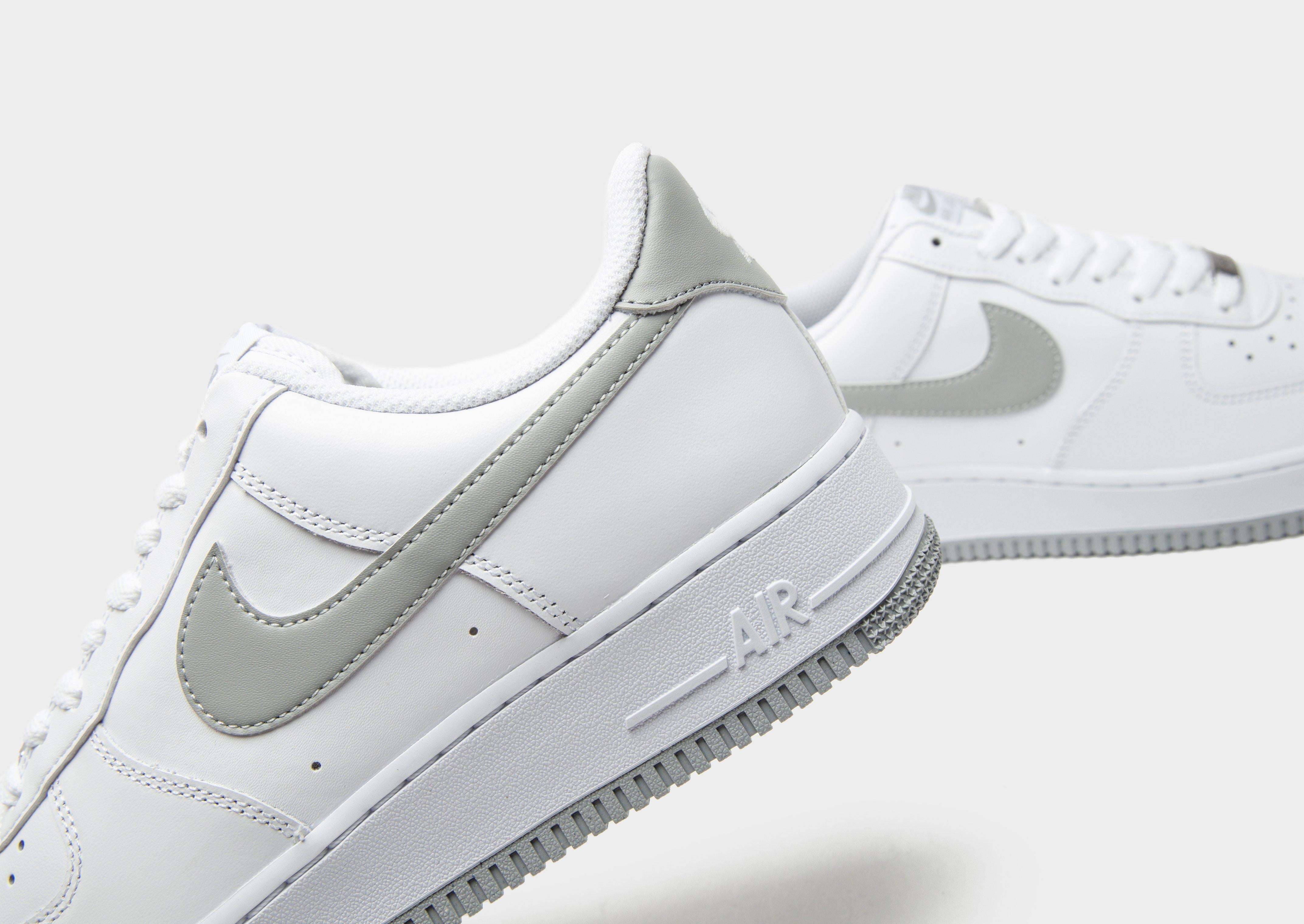 รองเท้าผู้ชาย Air Force 1 '07