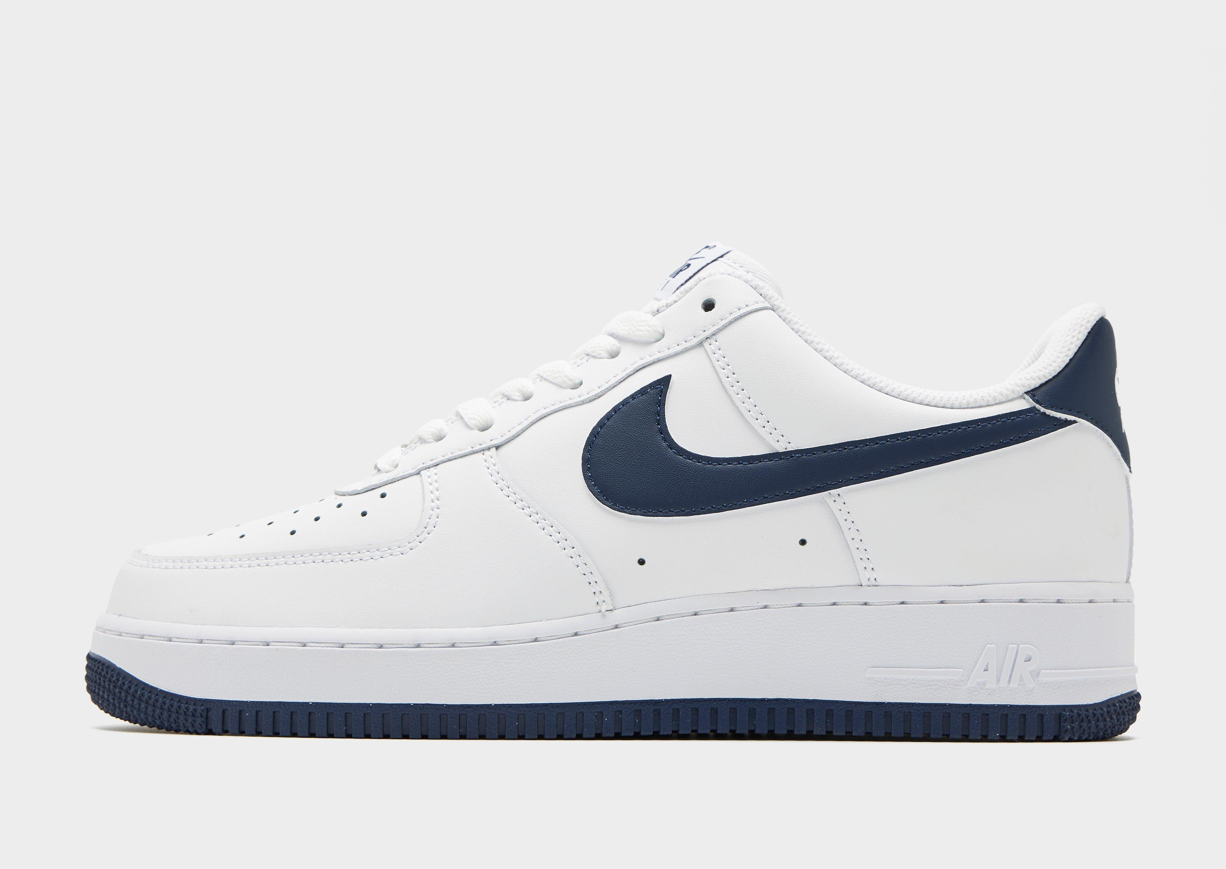 รองเท้าผู้ชาย Air Force 1 '07