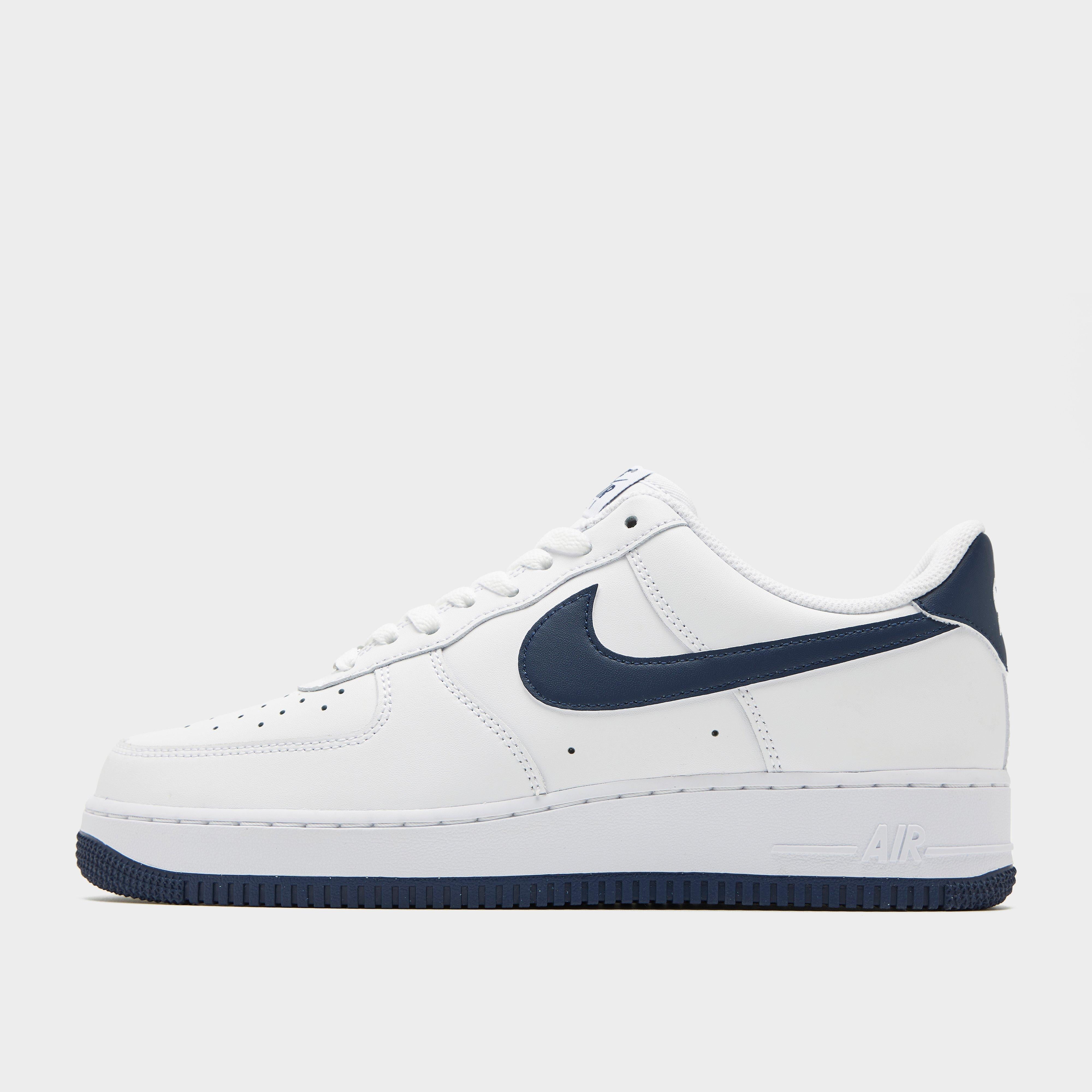 รองเท้าผู้ชาย Air Force 1 '07