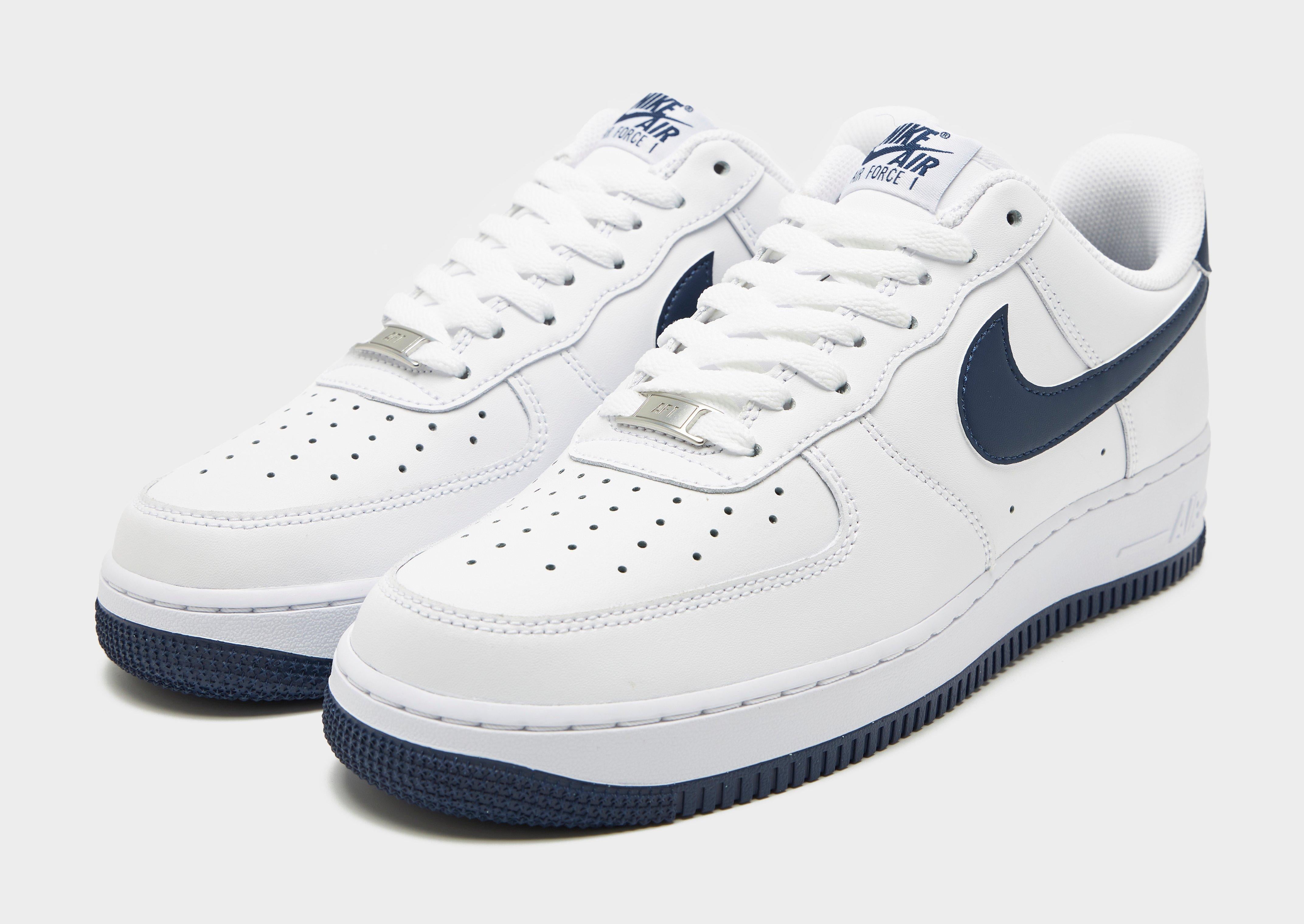 รองเท้าผู้ชาย Air Force 1 '07