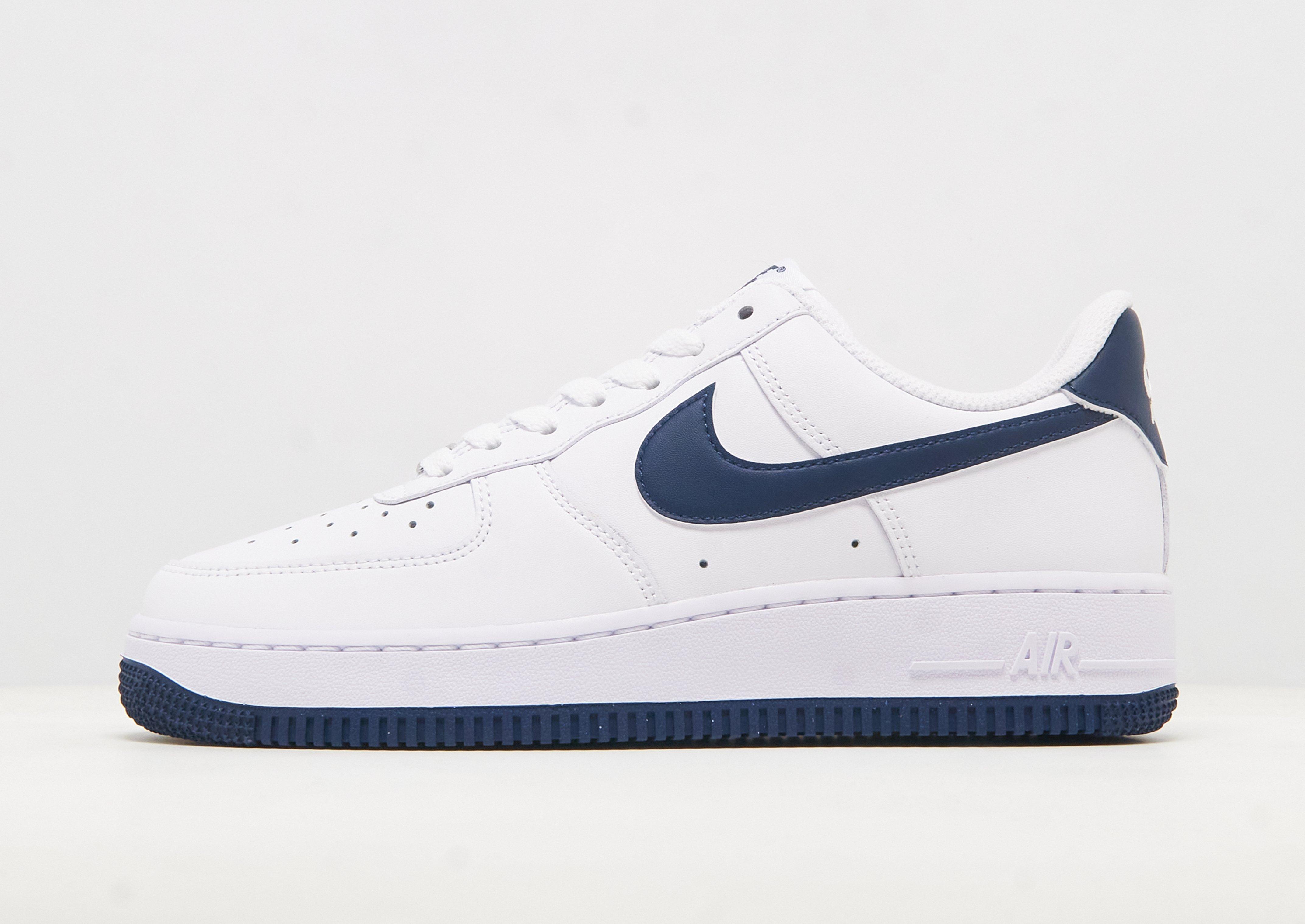 รองเท้าผู้ชาย Air Force 1 '07