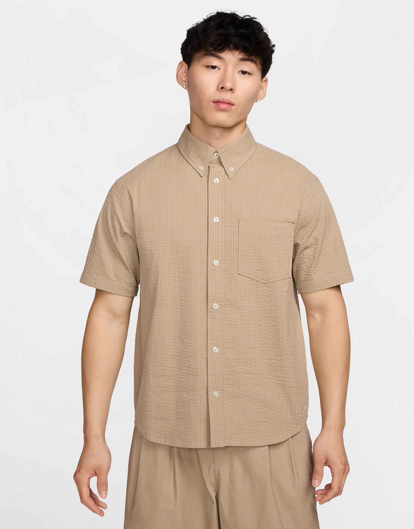 เสื้อแขนสั้นผู้ชาย Life Seersucker Button-Down