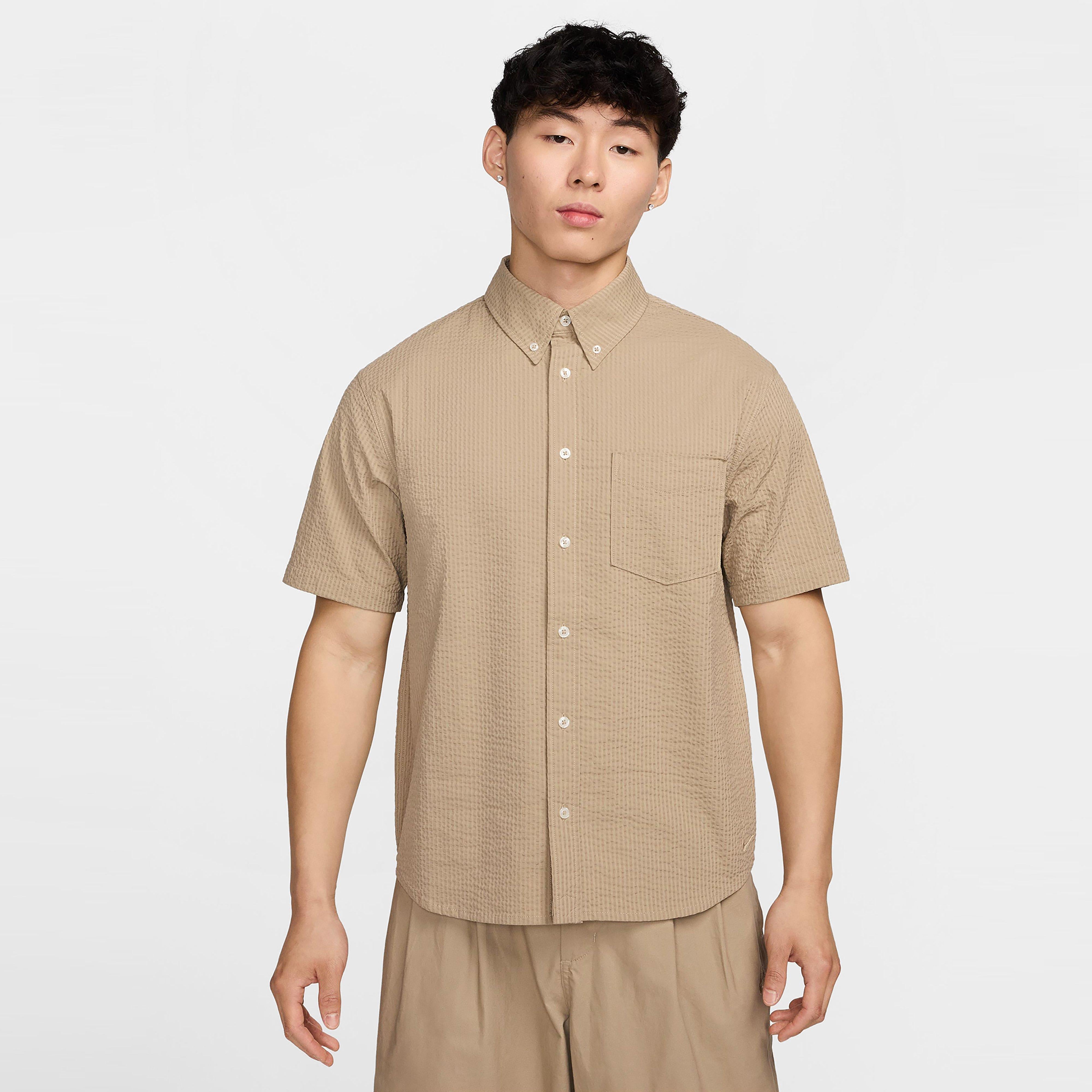 เสื้อแขนสั้นผู้ชาย Life Seersucker Button-Down