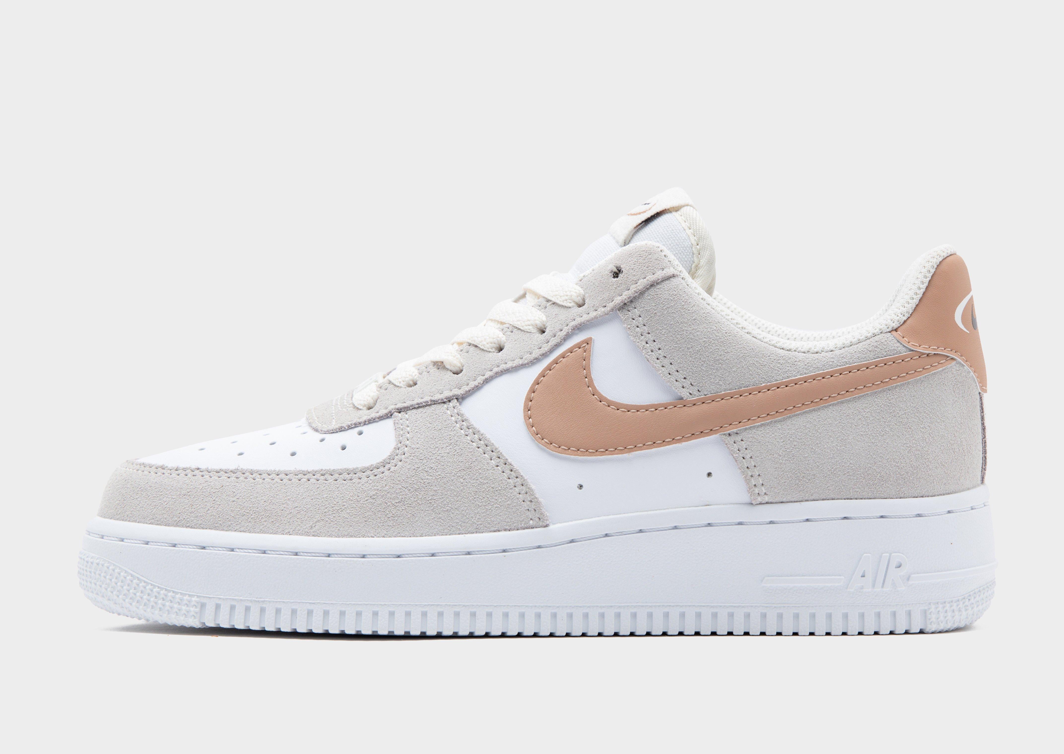 รองเท้าผู้หญิง Air Force 1 '07