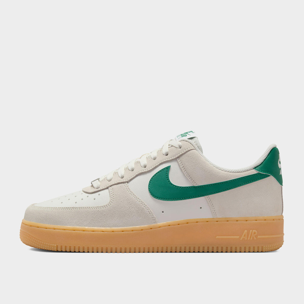 รองเท้าผู้ชาย Air Force 1 '07