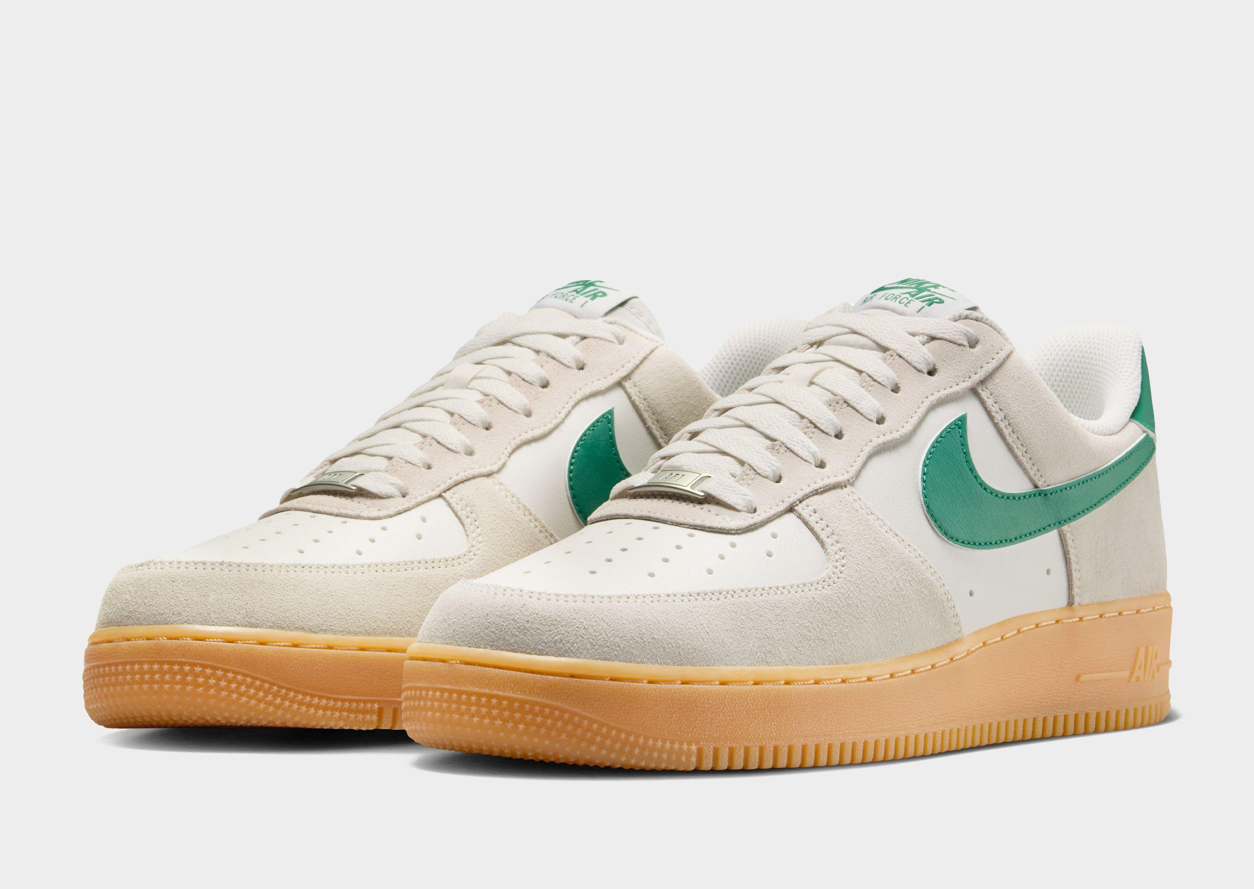 รองเท้าผู้ชาย Air Force 1 '07