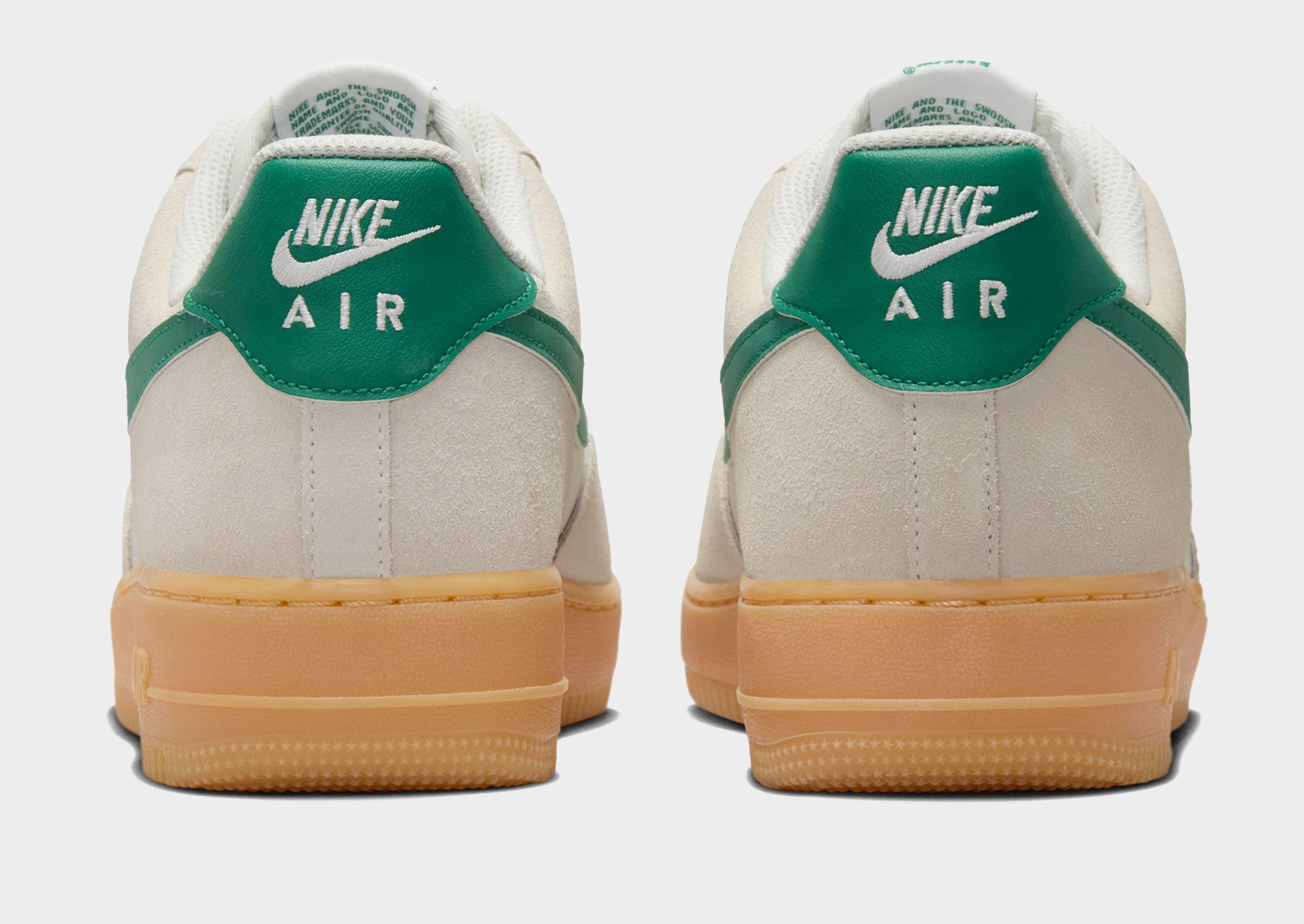 รองเท้าผู้ชาย Air Force 1 '07