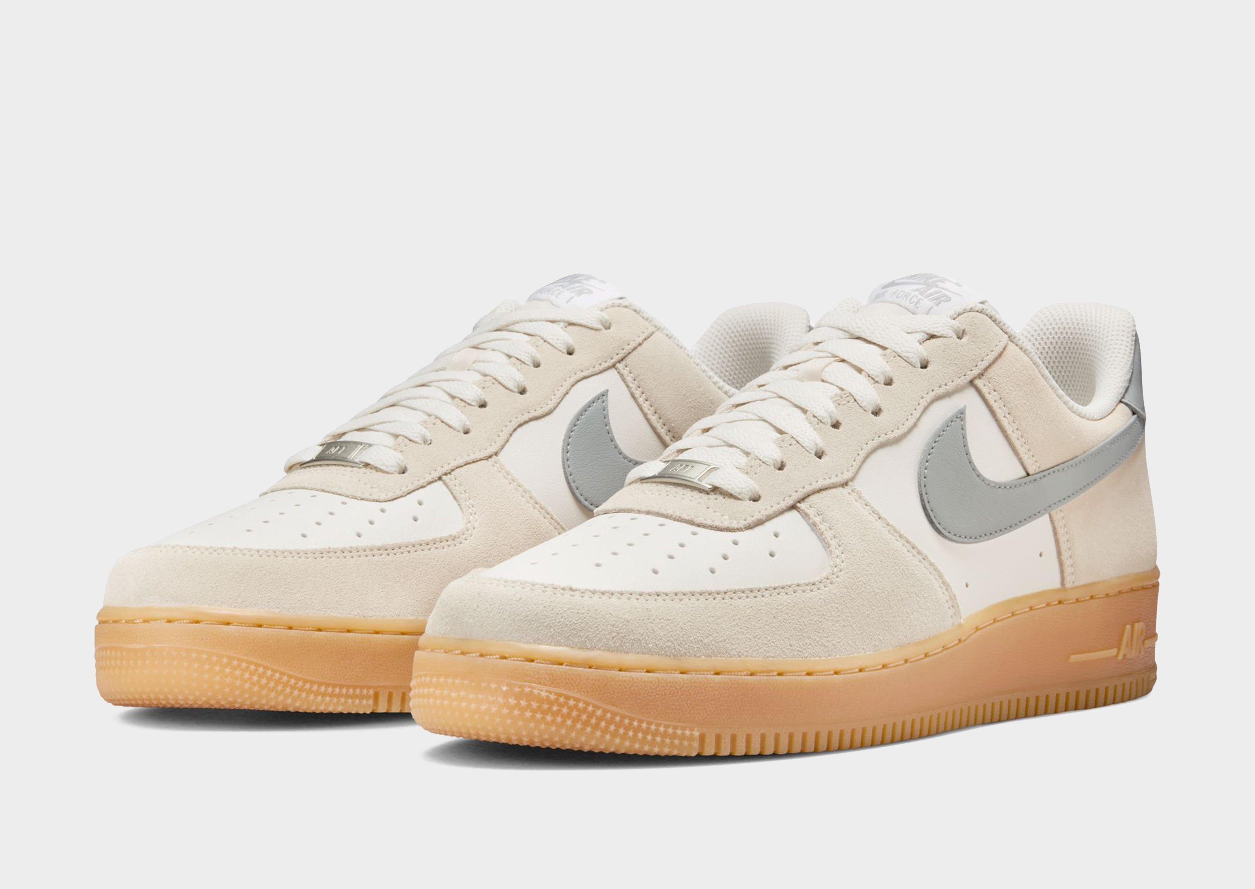 รองเท้าผู้ชาย Air Force 1 '07