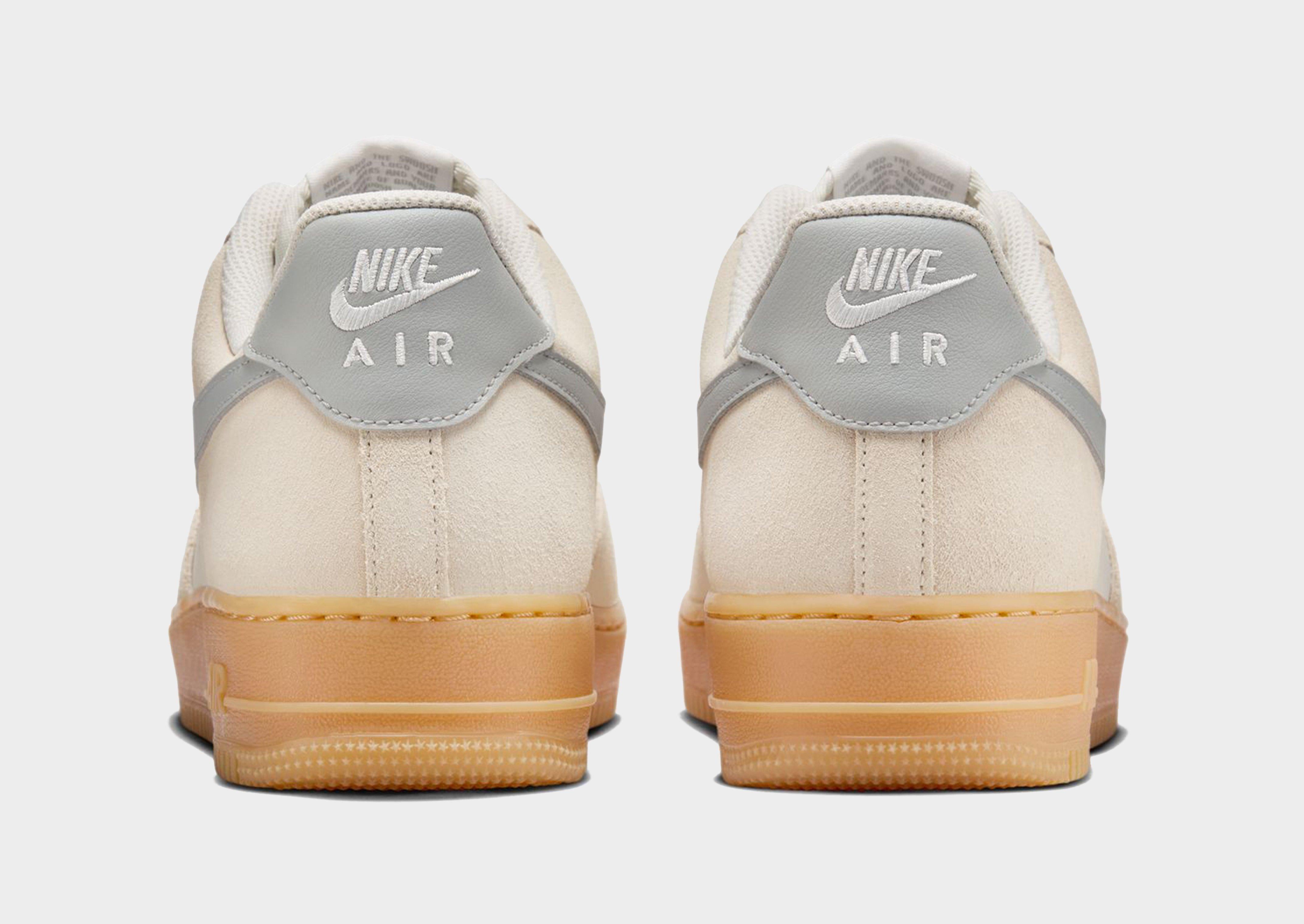 รองเท้าผู้ชาย Air Force 1 '07