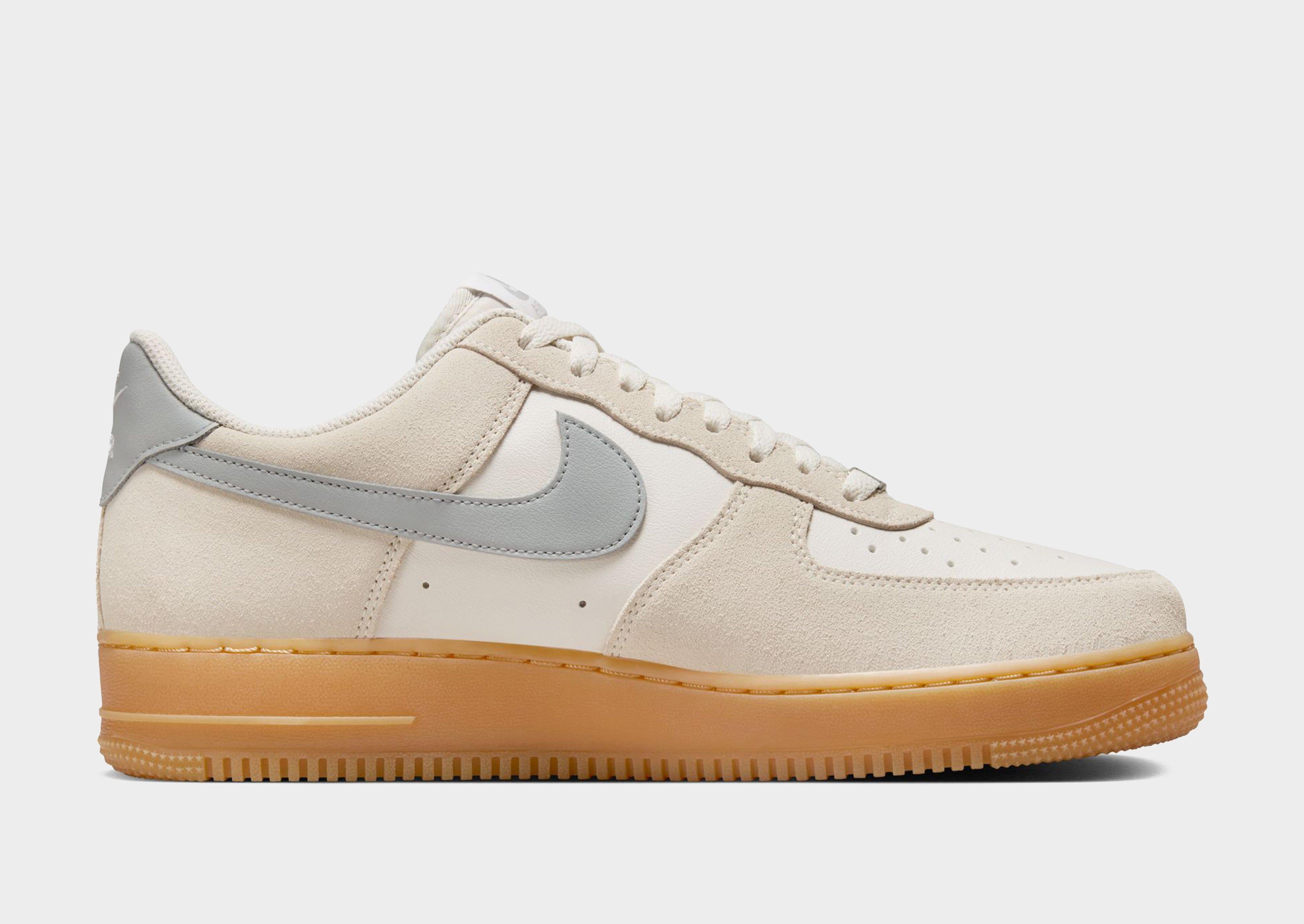 รองเท้าผู้ชาย Air Force 1 '07