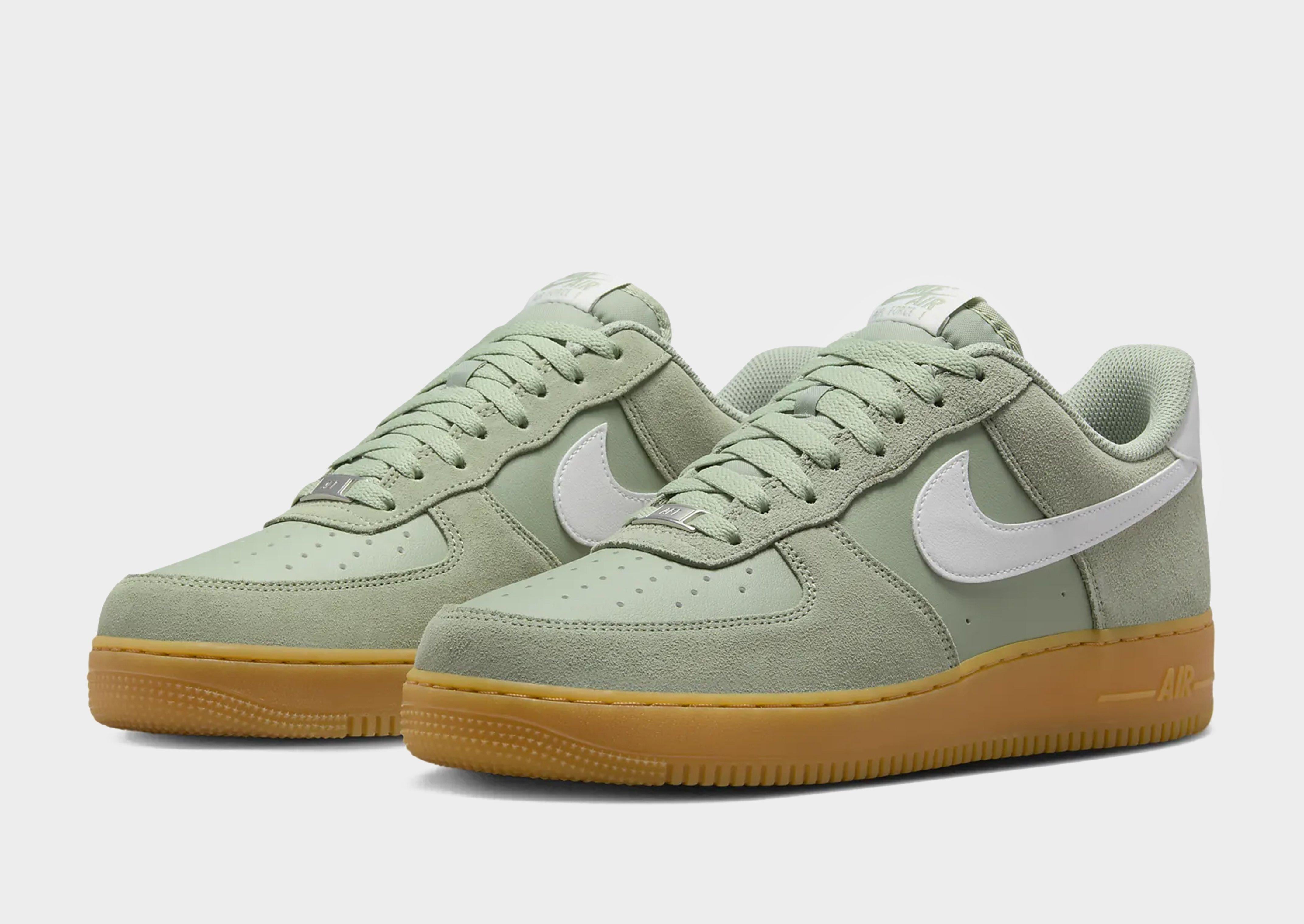 รองเท้าผู้ชาย Air Force 1 '07 LV8