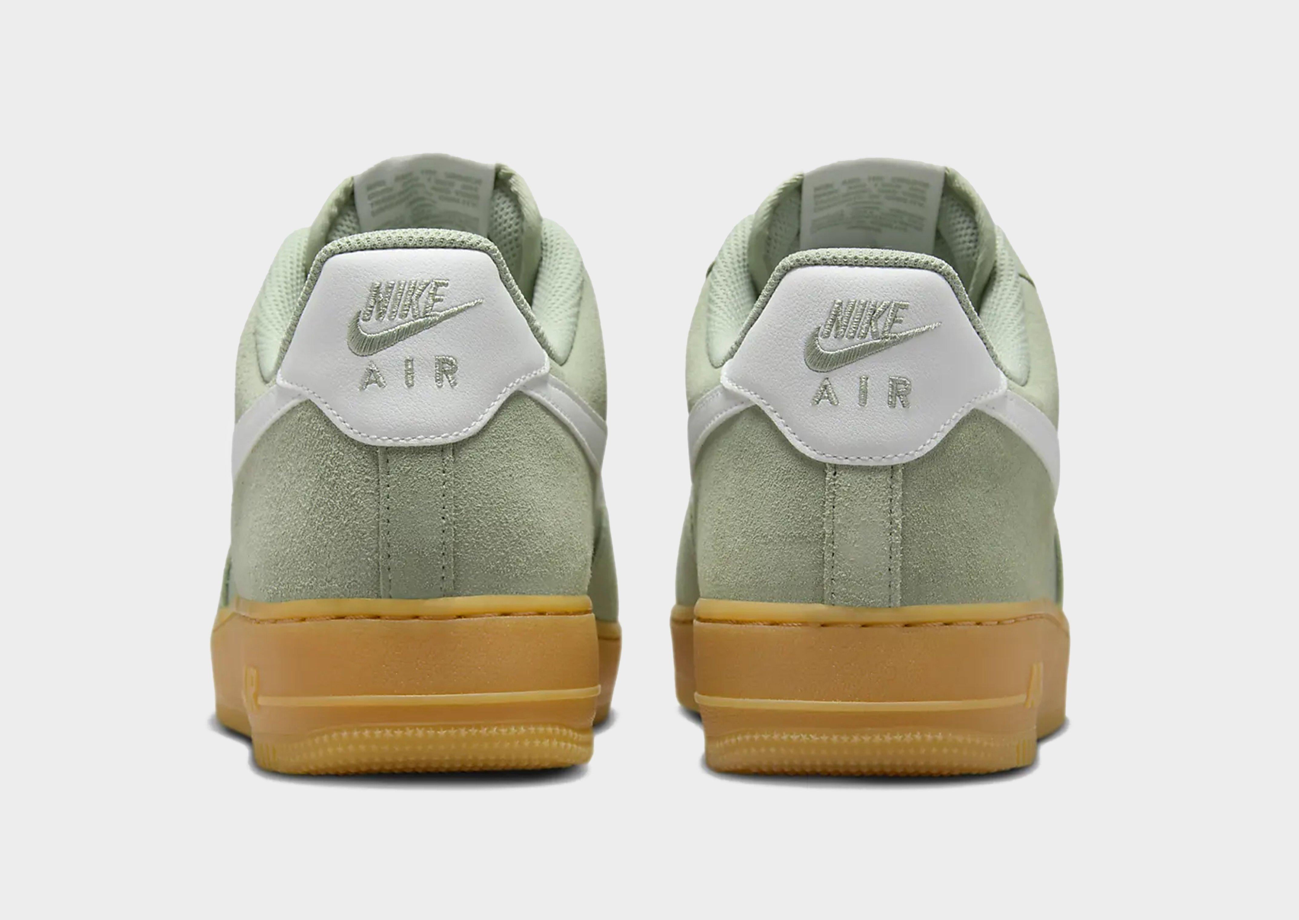 รองเท้าผู้ชาย Air Force 1 '07 LV8