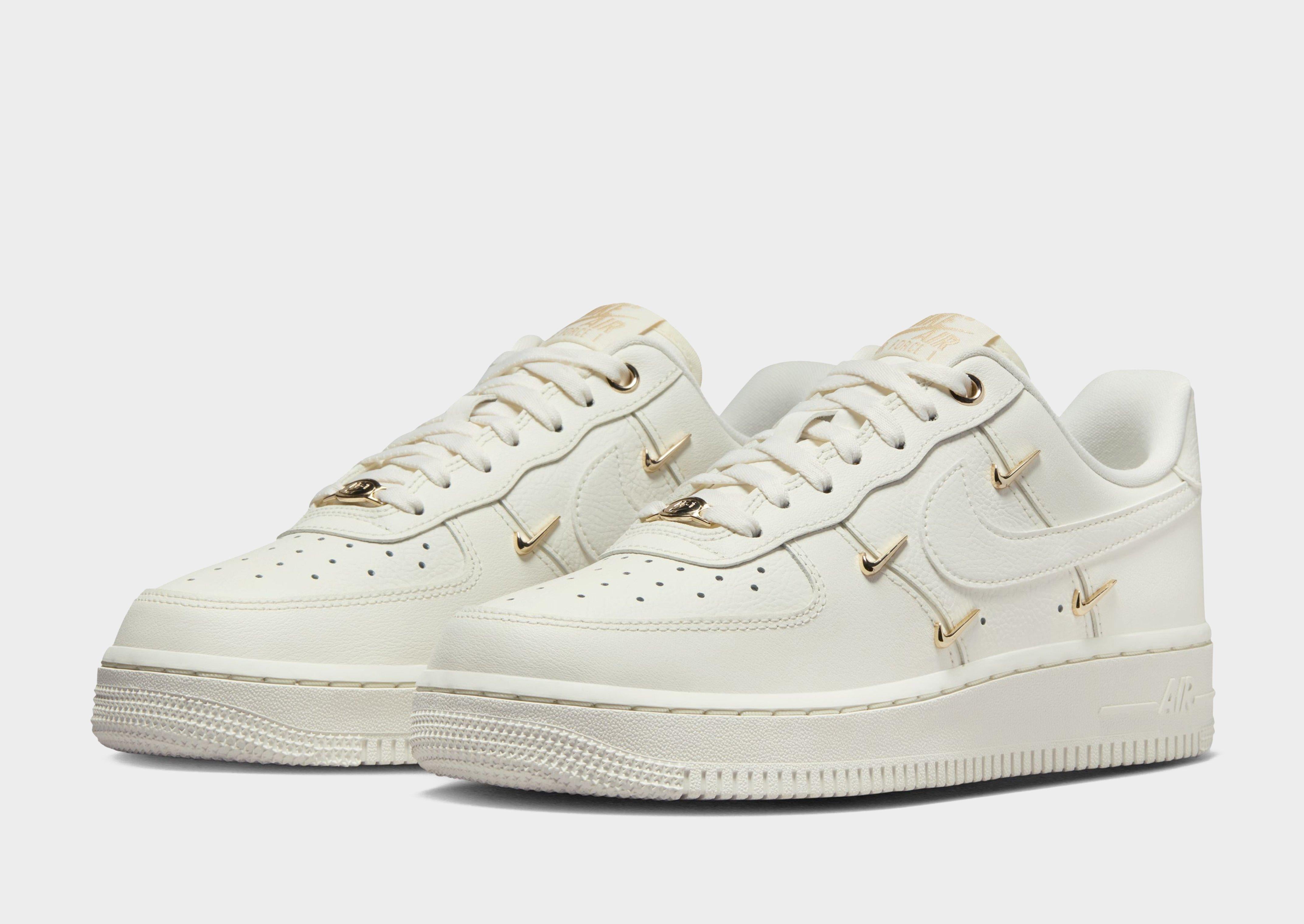 รองเท้าผู้หญิง Air Force 1 '07 LX