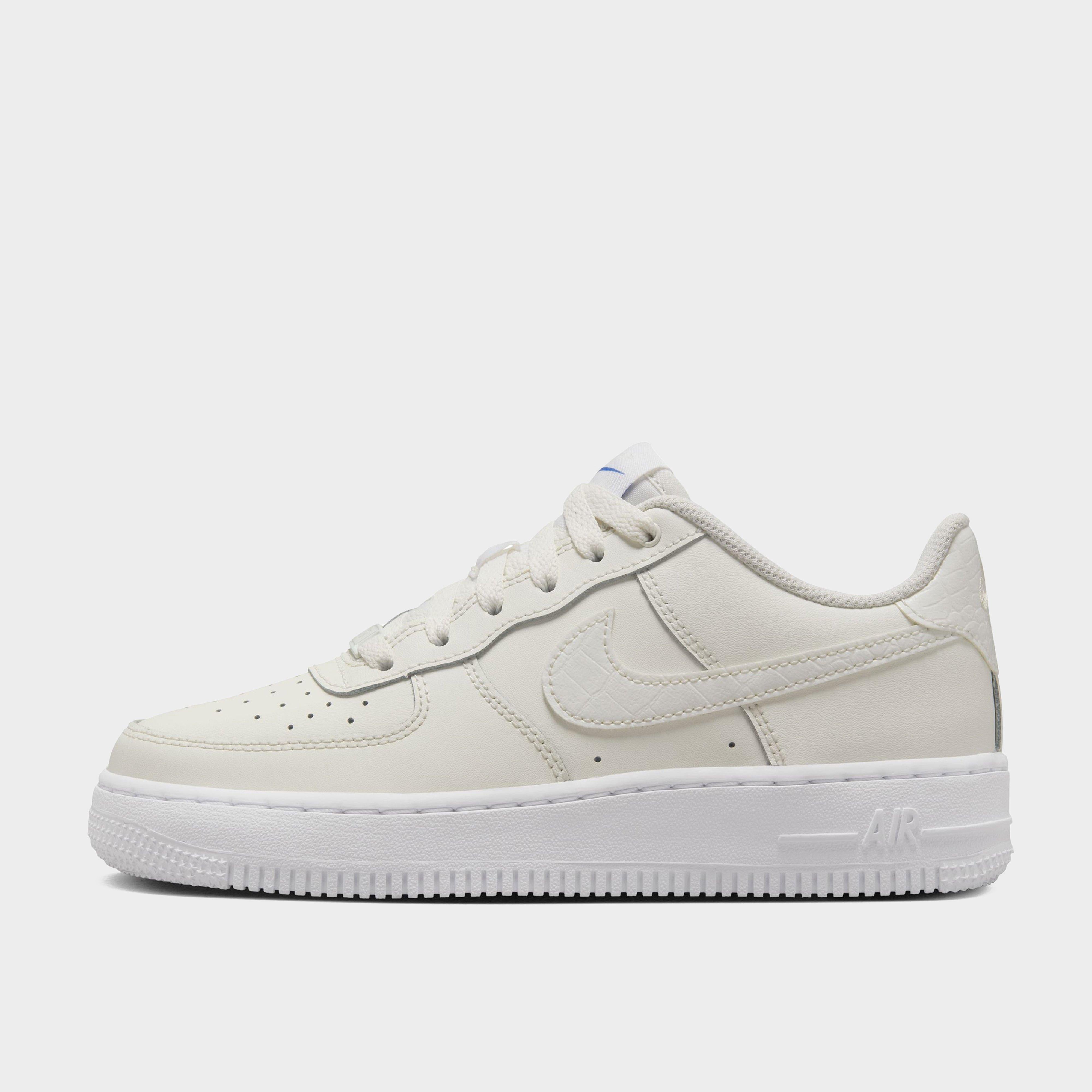 รองเท้าเด็กโต Air Force 1 LV8