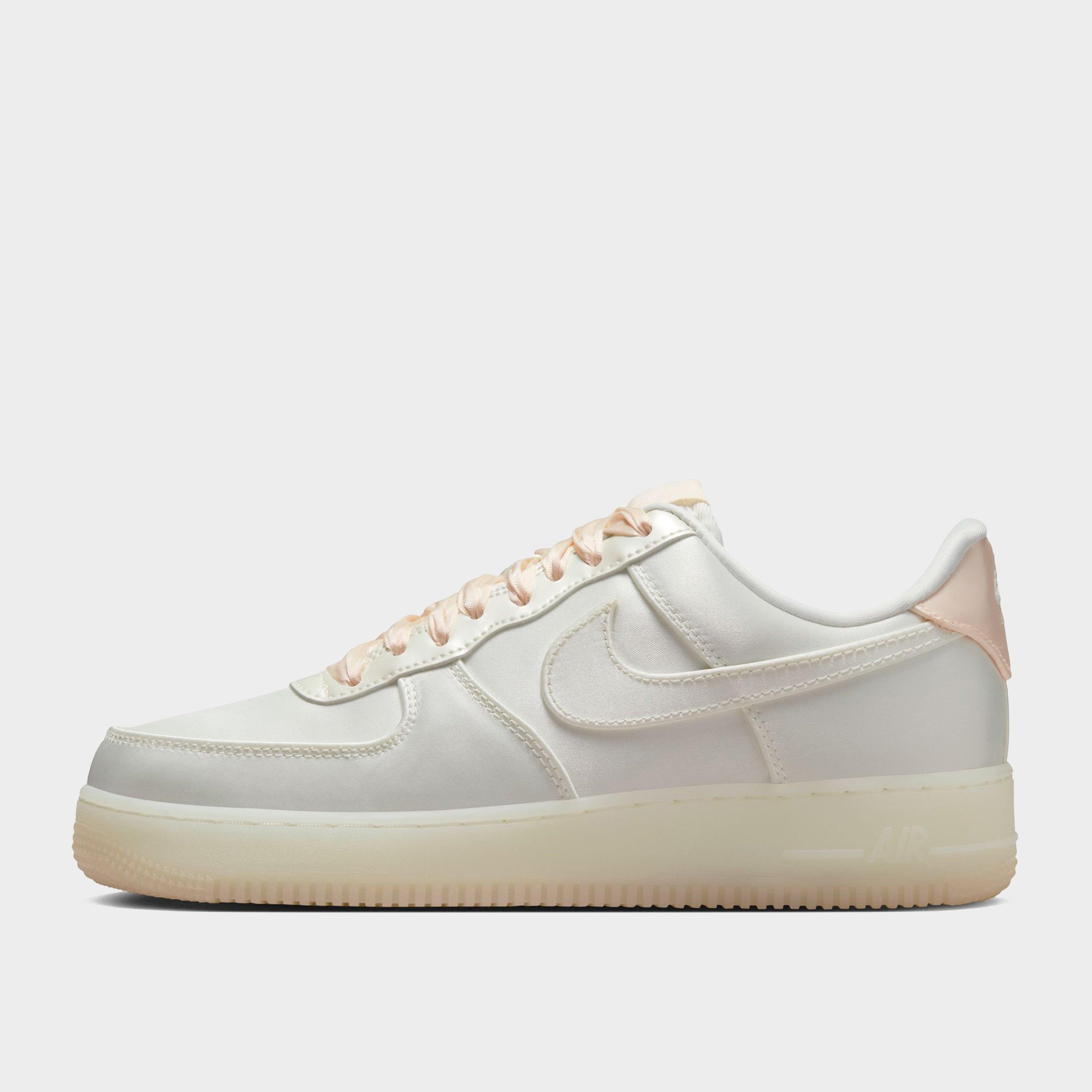 รองเท้าผู้หญิง  Air Force 1 '07