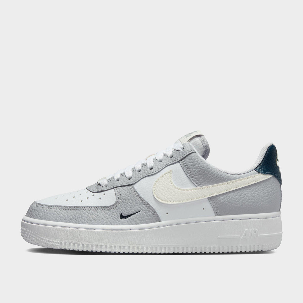 รองเท้าผู้หญิง Air Force 1 '07