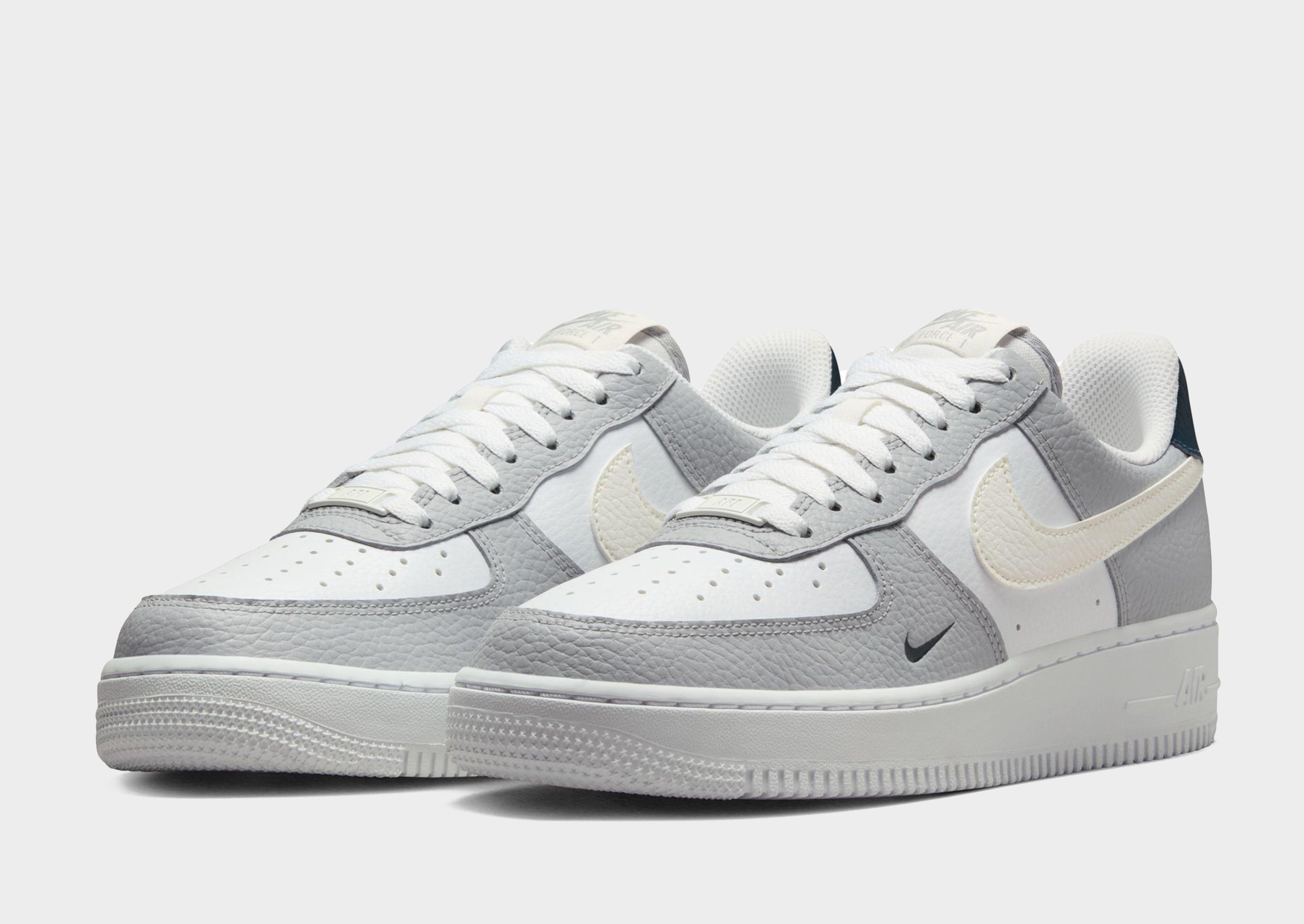 รองเท้าผู้หญิง Air Force 1 '07