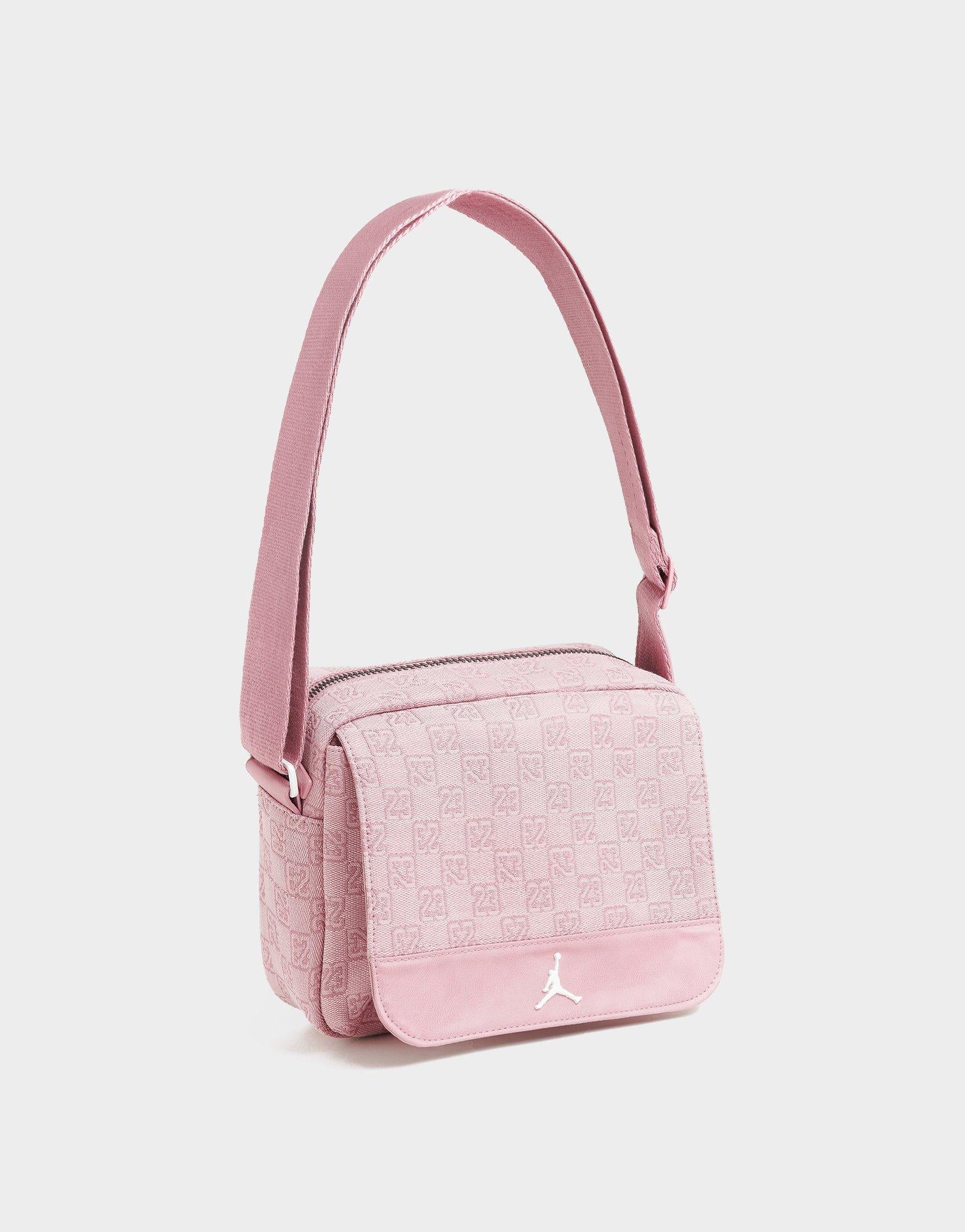 กระเป๋า Monogram Mini Messenger (3.6L)