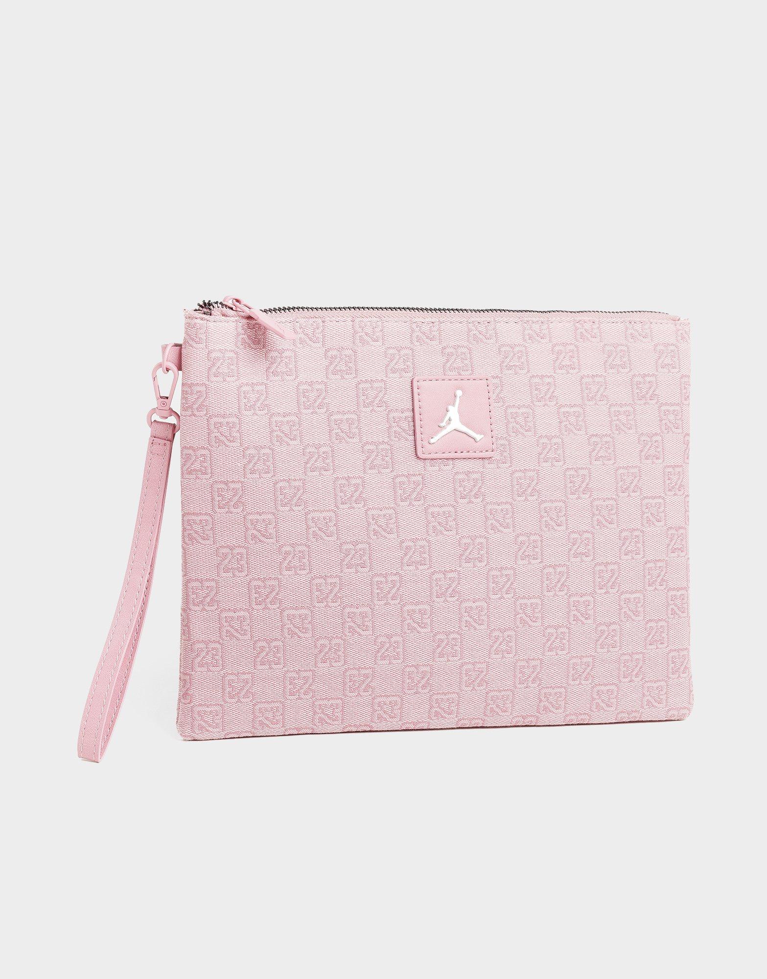 กระเป๋า Monogram Pouch