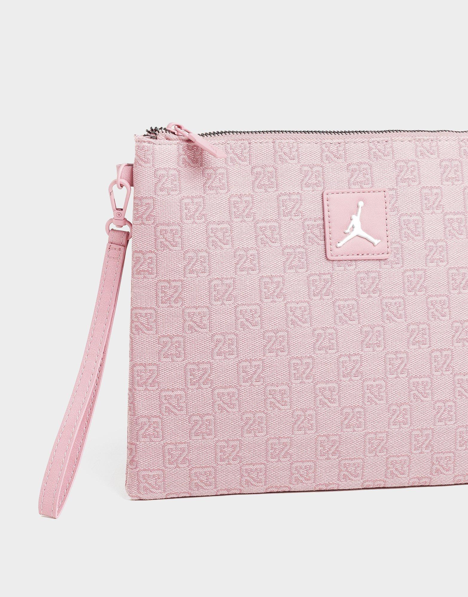 กระเป๋า Monogram Pouch