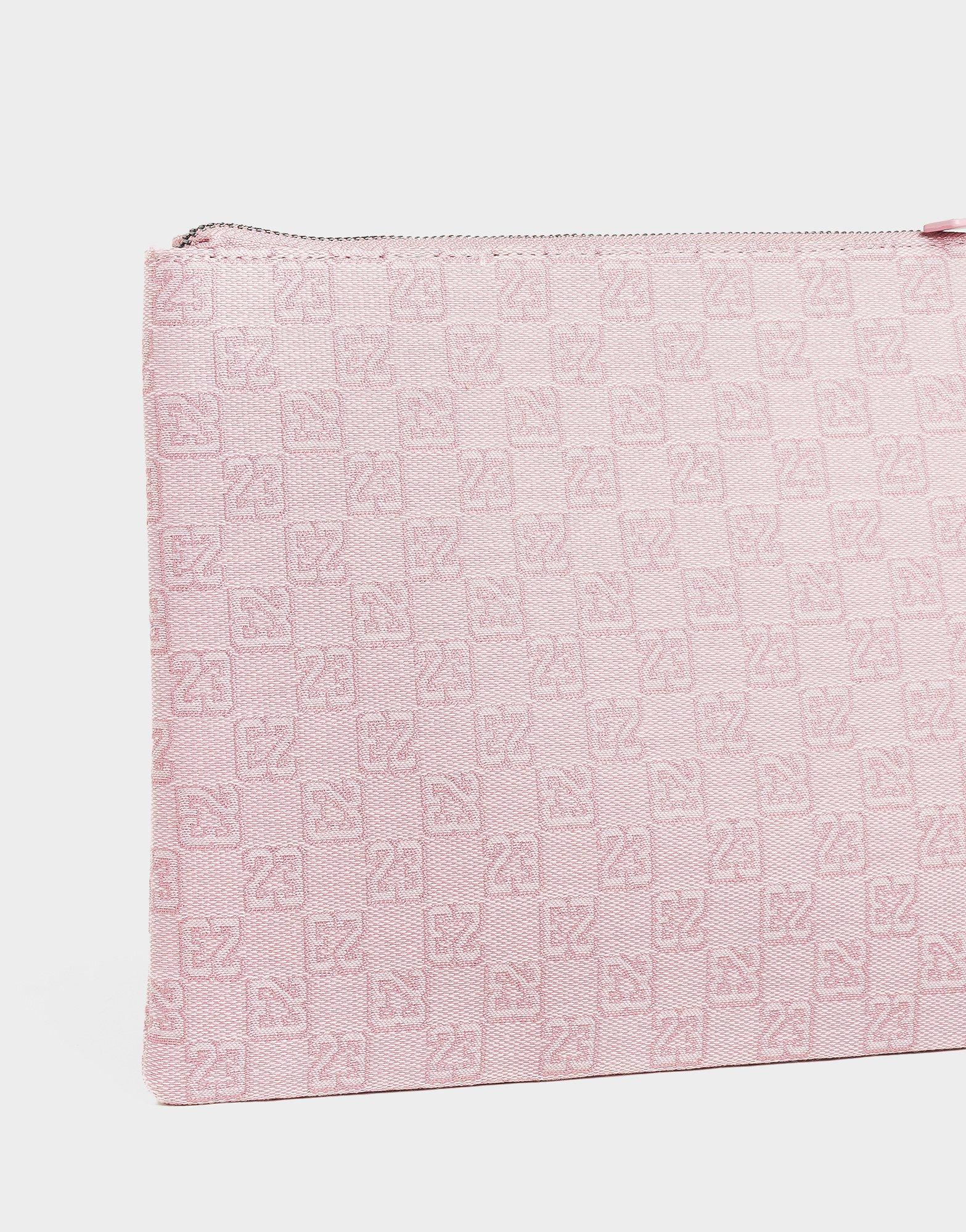 กระเป๋า Monogram Pouch